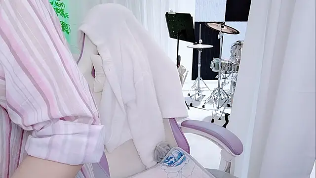 Vaness-a online show from November 2025 12:44:01 AM