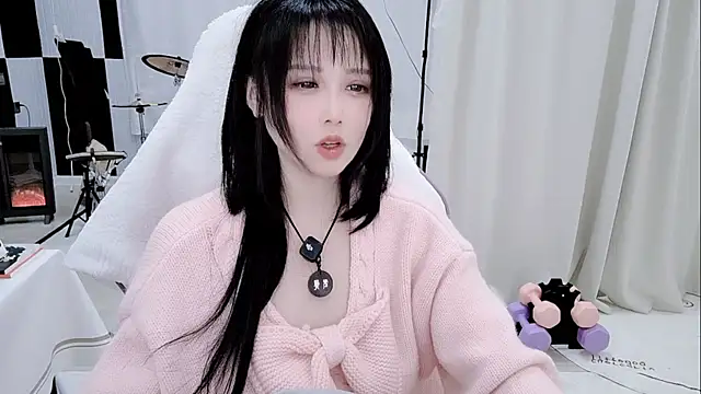 Vaness-a online show from April 2026 04:48:01 PM