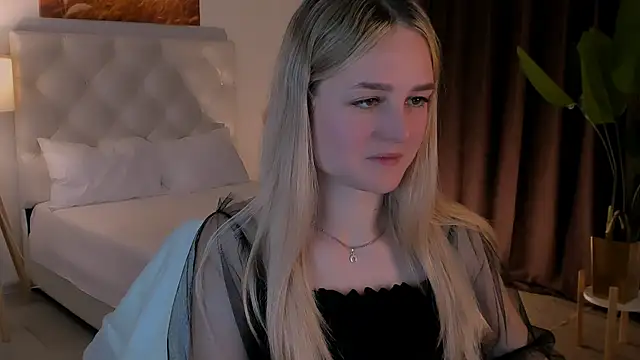 DeboraLarson online show from October 2025 03:39:02 AM