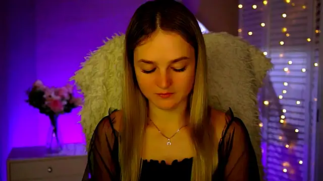 DeboraLarson online show from November 2025 04:15:01 AM