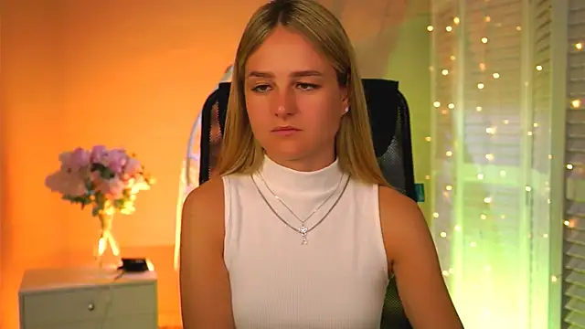 DeboraLarson online show from April 2026 03:07:02 AM