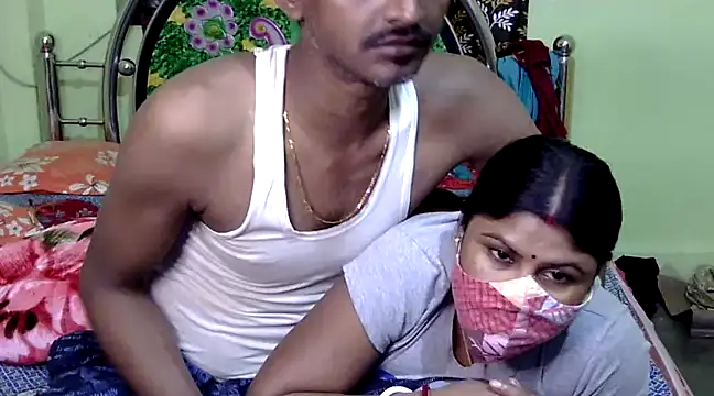 Snapshot of Couple_For_You18 chatting on December 2024 05:33:02 PM Couple For You18 online show from December 2024 05:33:02 PM