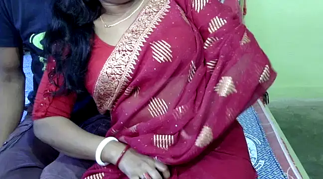 Snapshot of Couple_For_You18 chatting on December 2024 04:06:01 AM Couple For You18 online show from December 2024 04:06:01 AM