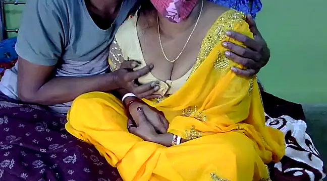 Snapshot of Couple_For_You18 chatting on January 2025 01:24:01 AM Couple For You18 online show from January 2025 01:24:01 AM