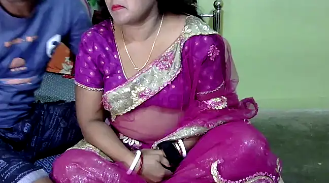 Snapshot of Couple_For_You18 chatting on January 2025 01:58:01 PM Couple For You18 online show from January 2025 01:58:01 PM