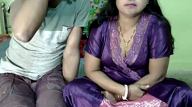 Snapshot of Couple_For_You18 chatting on January 2025 04:02:02 PM Couple For You18 online show from January 2025 04:02:02 PM