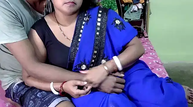 Snapshot of Couple_For_You18 chatting on January 2025 12:43:02 AM Couple For You18 online show from January 2025 12:43:02 AM