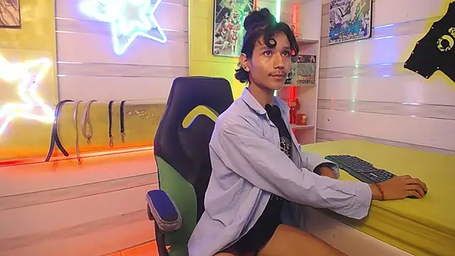 Snapshot of andy_staar chatting on October 2025 12:05:01 PM andy staar online show from October 2025 12:05:01 PM