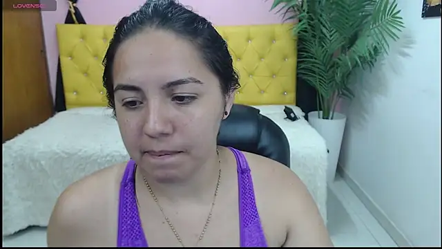 candiapole online show from January 2025 03:58:02 PM