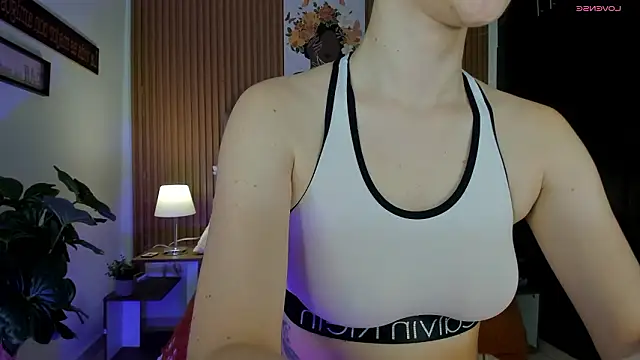 Snapshot of StacyWoods chatting on January 2026 04:01:01 PM StacyWoods online show from January 2026 04:01:01 PM