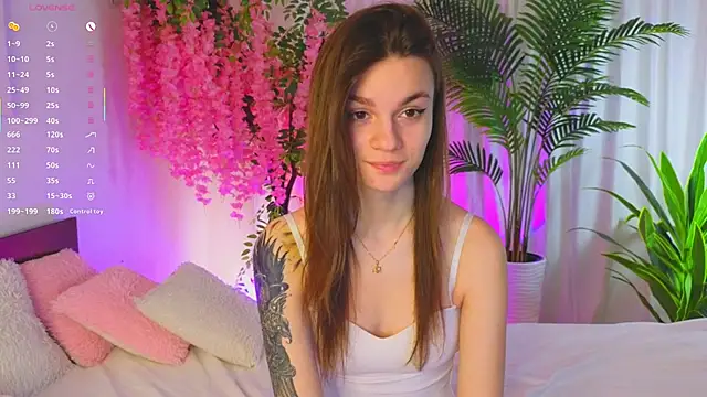 EvaHair online show from April 2026 07:45:01 PM