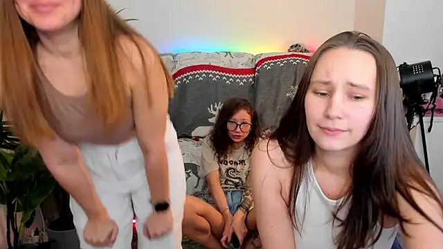 Snapshot of HotCaramellsTV chatting on December 2024 04:15:01 PM HotCaramellsTV online show from December 2024 04:15:01 PM