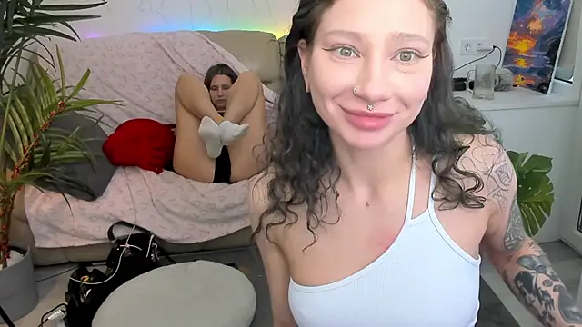 Snapshot of HotCaramellsTV chatting on March 2025 12:36:02 PM HotCaramellsTV online show from March 2025 12:36:02 PM