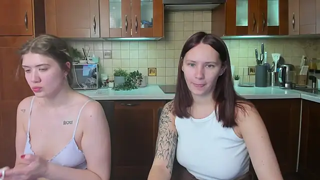 Snapshot of HotCaramellsTV chatting on May 2026 10:54:02 AM HotCaramellsTV online show from May 2026 10:54:02 AM