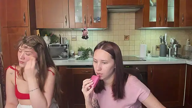 Snapshot of HotCaramellsTV chatting on May 2026 11:15:02 AM HotCaramellsTV online show from May 2026 11:15:02 AM