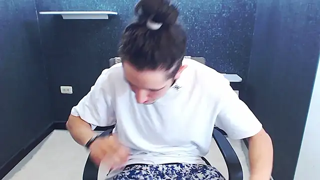 Kerverr  online show from January 2026 07:30:01 PM