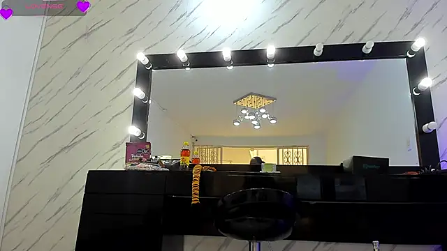 ElisabethMassey online show from October 2025 01:56:02 PM