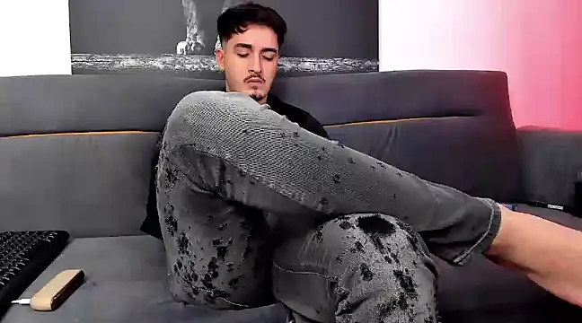 Snapshot of uptomatty chatting on December 2024 07:42:01 AM uptomatty online show from December 2024 07:42:01 AM