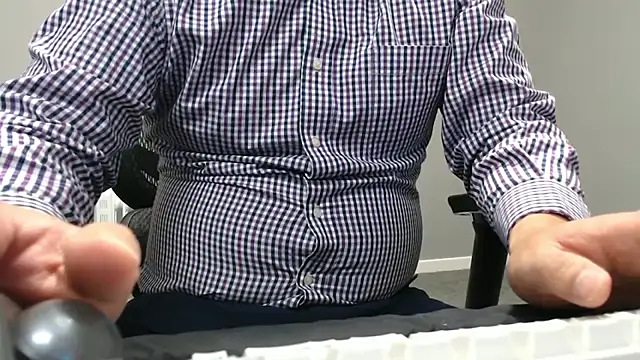 Snapshot of nimirole chatting on October 2025 02:18:02 PM nimirole online show from October 2025 02:18:02 PM