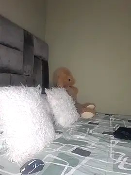 Snapshot of SlimRose24 chatting on November 2025 01:40:02 AM SlimRose24 online show from November 2025 01:40:02 AM