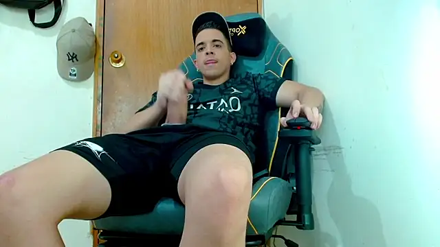 Danyer33 online show from February 2026 10:54:02 PM