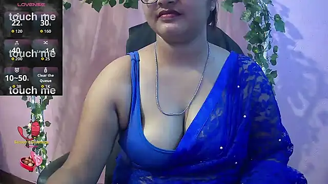 Snapshot of Pari-new chatting on April 2026 04:15:02 AM Pari-new online show from April 2026 04:15:02 AM