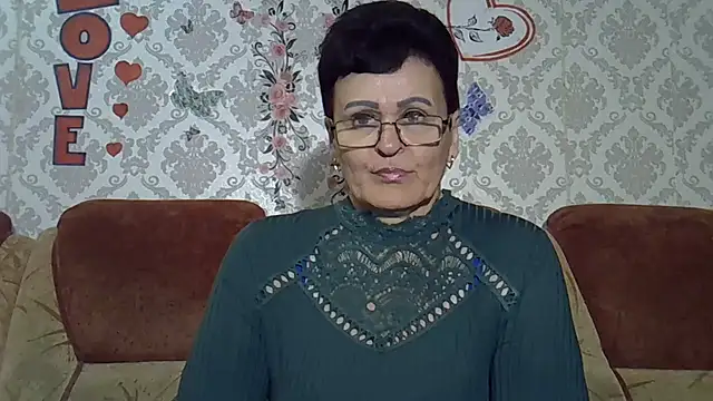 Snapshot of PaulaGolden chatting on April 2026 07:00:02 PM PaulaGolden online show from April 2026 07:00:02 PM