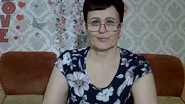 Snapshot of PaulaGolden chatting on April 2026 07:45:02 PM PaulaGolden online show from April 2026 07:45:02 PM