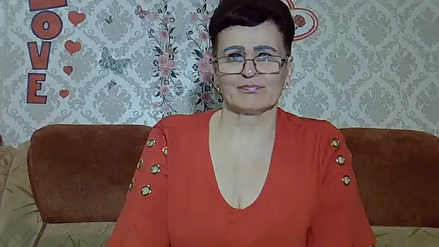 Snapshot of PaulaGolden chatting on June 2026 06:58:02 PM PaulaGolden online show from June 2026 06:58:02 PM