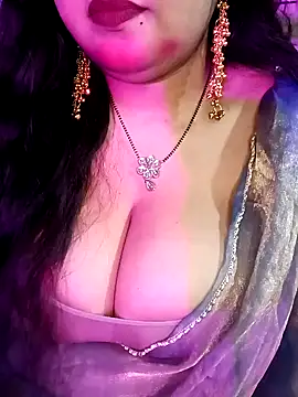 Suhanakhan00 online show from February 2026 06:32:02 AM