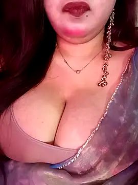 Snapshot of Suhanakhan00 chatting on June 2026 07:22:02 AM Suhanakhan00 online show from June 2026 07:22:02 AM