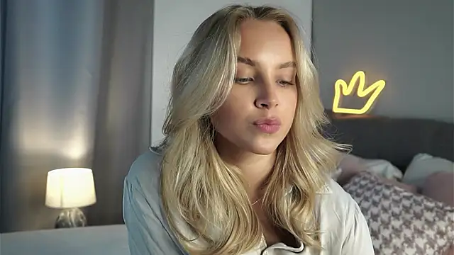 Snapshot of AftonConnett chatting on October 2025 05:13:01 AM AftonConnett online show from October 2025 05:13:01 AM