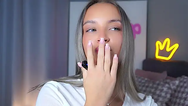 Snapshot of AftonConnett chatting on October 2025 12:09:01 AM AftonConnett online show from October 2025 12:09:01 AM