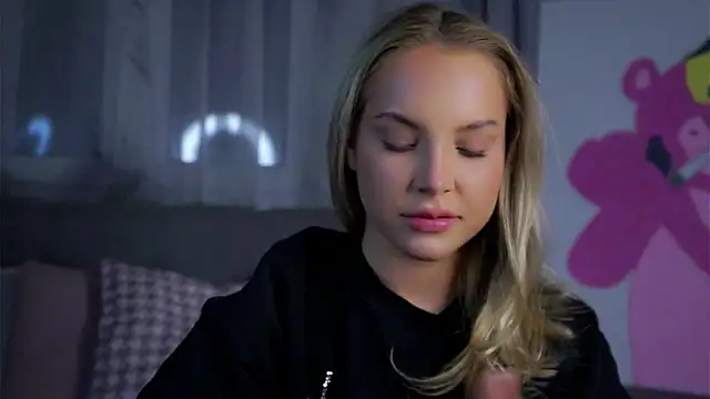 AftonConnett online show from December 2025 11:32:02 PM