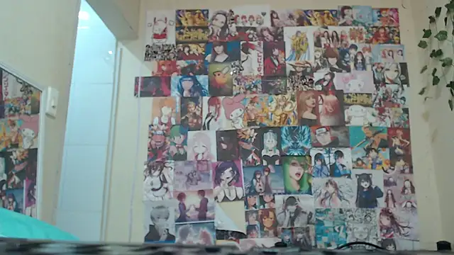 Snapshot of moon_hill chatting on March 2025 05:00:02 AM moon hill online show from March 2025 05:00:02 AM