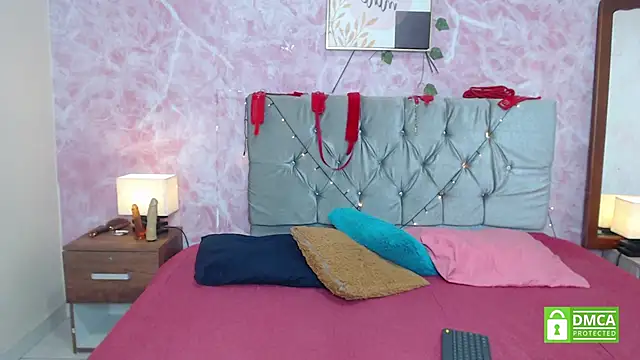 Snapshot of moon_hill chatting on October 2025 02:23:02 AM moon hill online show from October 2025 02:23:02 AM