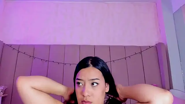 Snapshot of MollyBigBoobs12 chatting on September 2025 08:24:02 PM MollyBigBoobs12 online show from September 2025 08:24:02 PM