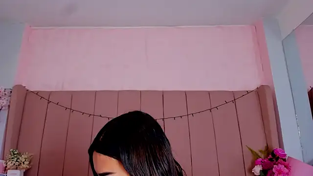 Snapshot of MollyBigBoobs12 chatting on October 2025 08:48:01 PM MollyBigBoobs12 online show from October 2025 08:48:01 PM