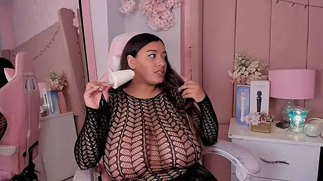 Snapshot of MollyBigBoobs12 chatting on October 2025 08:39:01 PM MollyBigBoobs12 online show from October 2025 08:39:01 PM