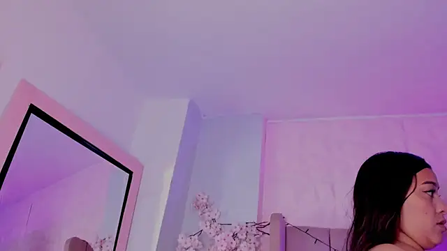 Snapshot of MollyBigBoobs12 chatting on October 2025 08:31:02 PM MollyBigBoobs12 online show from October 2025 08:31:02 PM