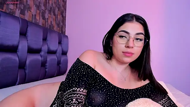 IsabellaAnngel online show from January 2025 05:20:01 PM