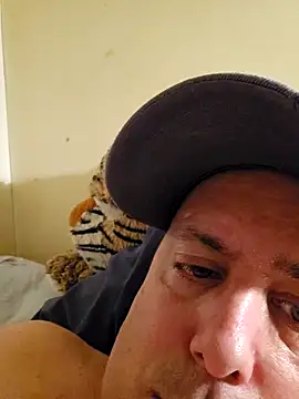 HeteroHotGuy1 online show from December 2024 07:46:02 PM