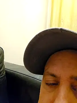 HeteroHotGuy1 online show from December 2024 03:24:01 AM