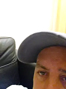 HeteroHotGuy1 online show from December 2024 01:14:01 AM
