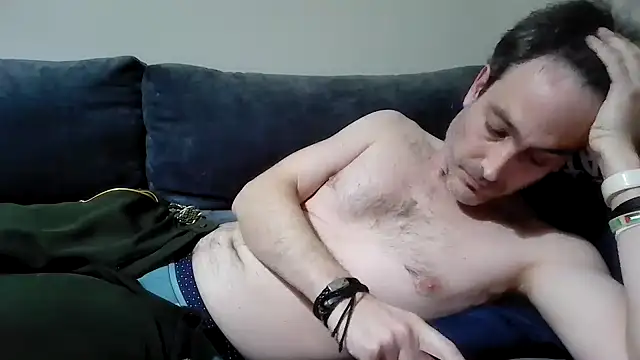 basquehotboy online show from January 2025 11:00:01 PM