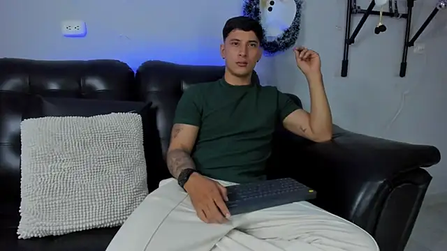 Damian23   online show from December 2024 03:58:01 AM