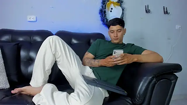 Damian23   online show from December 2024 10:06:02 AM