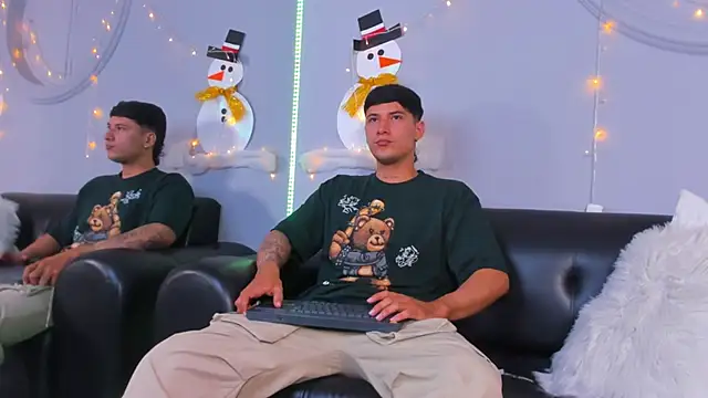 Damian23   online show from December 2024 02:49:02 AM