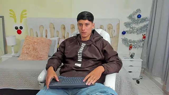 Damian23   online show from January 2025 12:57:02 PM