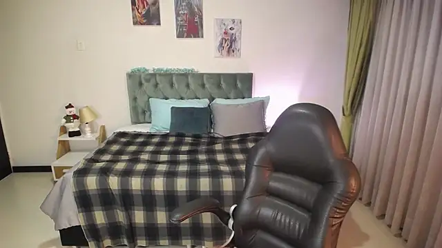 Kat cute  online show from December 2024 05:00:02 AM